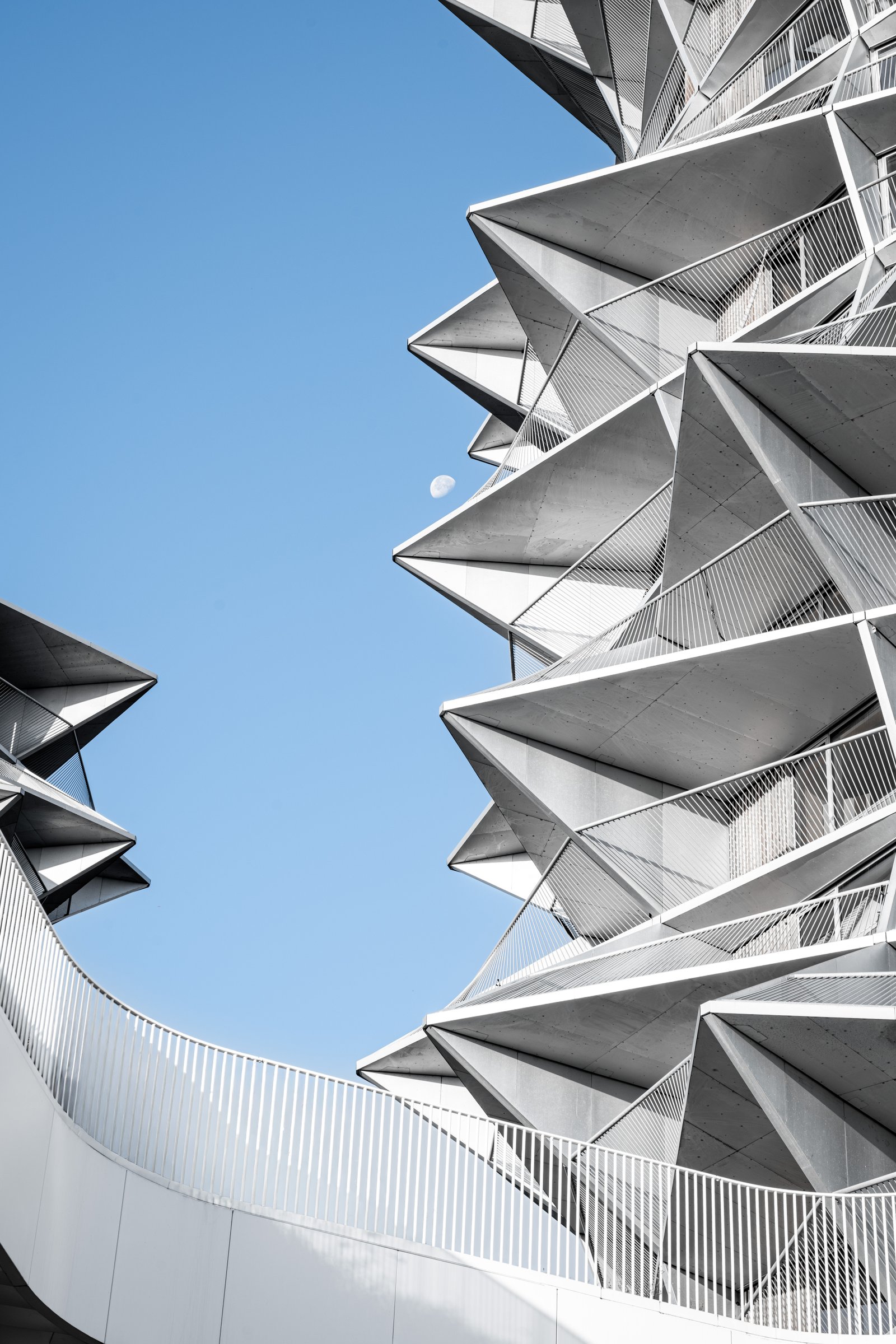 Between Voids — Alessio D'Addato